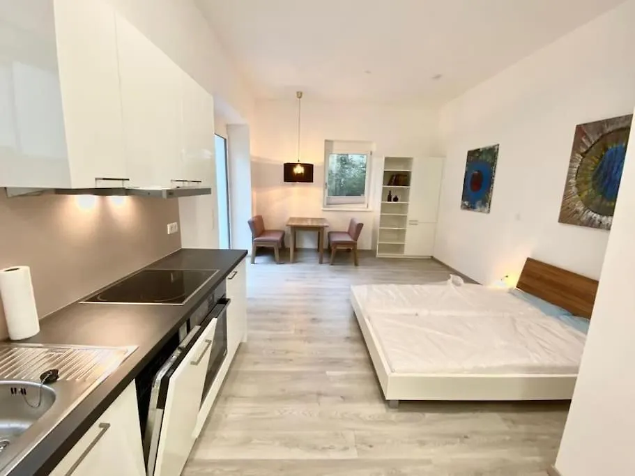 Schoenes Tiny House Im Herzen Innsbrucks Mit Garten contacts