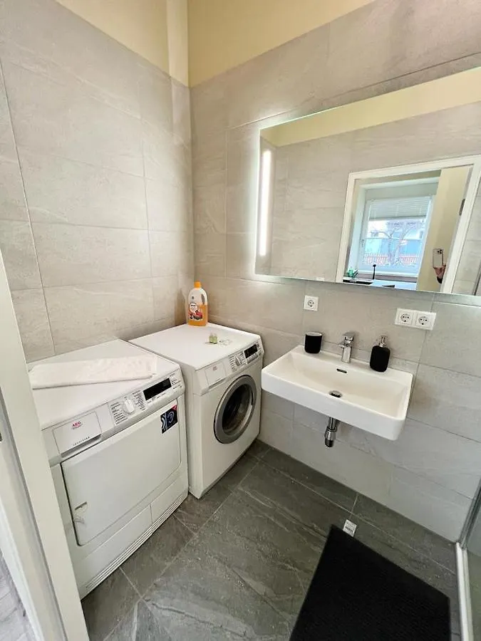 Schones Tiny House Im Herzen Innsbrucks Mit Garten Innsbruck