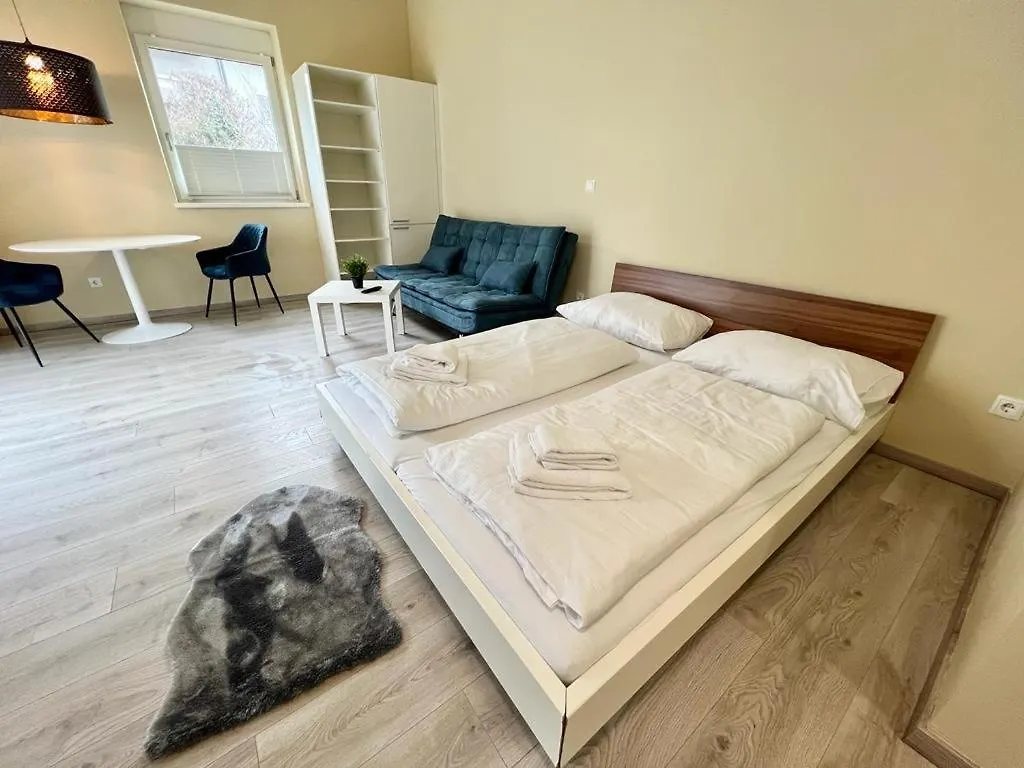 Schones Tiny House Im Herzen Innsbrucks Mit Garten Austria